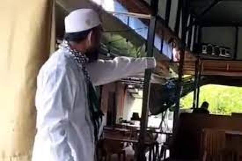 VIDIO: Ustadz di Aceh Semprot Pemuda yang Masih Asik Ngegame dan Nongkrong saat Jam Sholat Jum’at