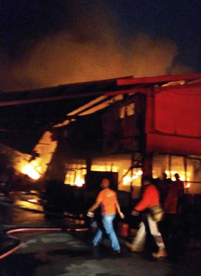 Pabrik Mie Instan di Jatiuwung Terbakar