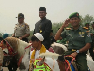Pawai Ta&#039;aruf MTQ Ke V Tangsel Meriah, Camat Pondok Aren Tunggangi Kuda