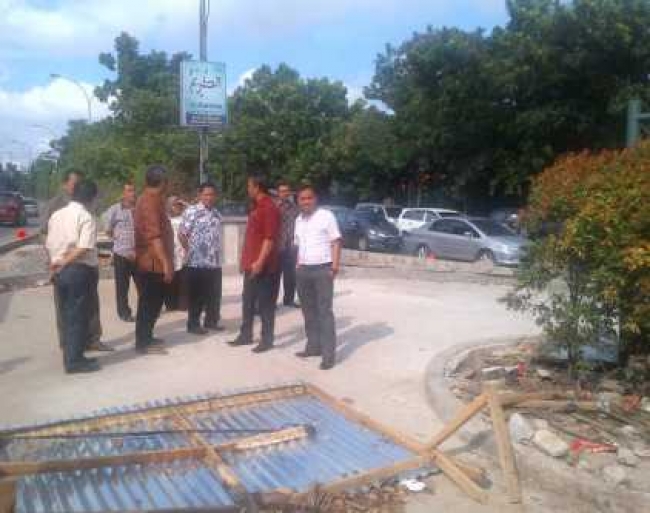Tampak anggota dewan saat sidak ke U-Turn di sepanjang Jl Cikokol Kota Tangerang