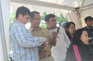 Pdk Aren- Tampak dua WNA dari Filipina dan Jepang yang terjari OYK di Bintaro,Kamis (21/11)DT