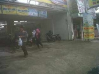 Serang-Terlihat salah satu ritel di Jalan Jendral Sudirman, Kota Serang, Selasa (12/11)DT
