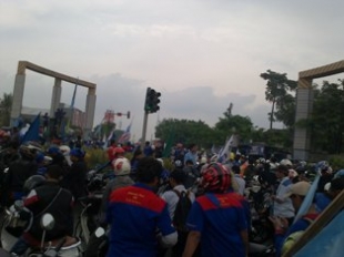 Ribuan Buruh Kepun lagi Puspemkab Tangerang, Selasa (3/12)DT