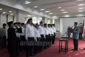 Acara Pelantikan Panwascam Kota Tangsel di Hotel Santika, Serpong (10/07)