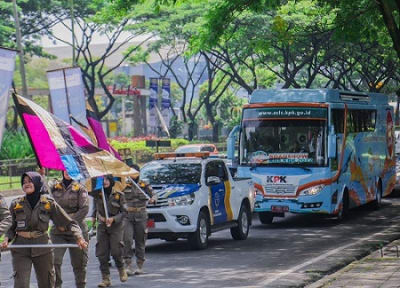 Kedatangan Roadshow Bus KPK di Tangerang Selatan Disambut Meriah oleh Warga