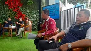 Ketua Komisi I DPRD Tangsel, Drajat Sumarsono saat menyampaikan sambutan dilokasi acara coffee morning bersama Pokja Wartawan DPRD Tangsel.