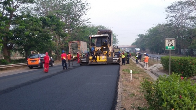 Pengerjaan Overlay KM 72 Tol Tangerang-Merak Arah Jakarta