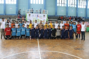 Walikota dan para peserta Tournament Futsal