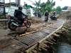 Licin dan Rawan Kecelakaan, Jembatan Bambu di Pondok Aren Tangsel Bikin Pengendara Ngeluh