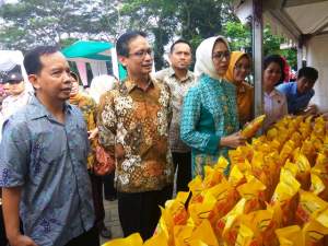 PT IKPP Tangerang Sebar 10 Ribu Liter Minyak Goreng Murah