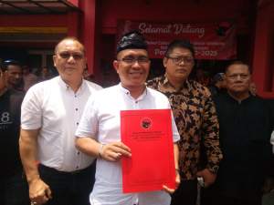 M Reza AO, usai ambil formulir balon walikota di PDI Perjuangan.