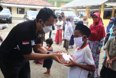 PIC dan Polda Banten Gelar Baksos di Panti Asuhan Yatim Piatu Baiturrahman