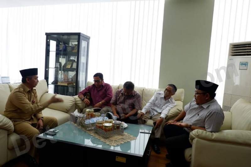  Komisi l DPRD Kota Tangsel saat mendatangi kantor Badan Kepegawaian