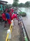 Turap Anak Kali Angke Rapuh, Kampung Bulak Kembali Di Genangi Air