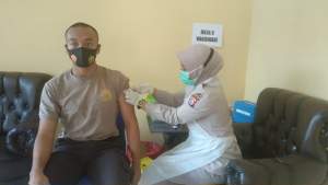 Di Hari Ke 7, Sebanyak 98 Personel Polda Banten Telah di Vaksin