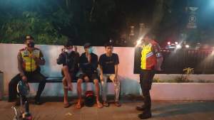 Cegah Penyebaran Covid-19, Personel Ditpamobvit Polda Banten Rutin Berikan Himbauan di Obvitnas dan Obter