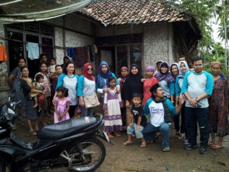 Bakti Sosial Tansel Community bagi korban bencana banjir di Kecamatan Angsana Pandeglang