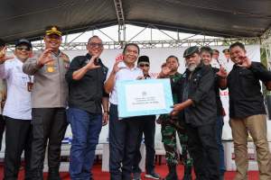 Hari Buruh 2023, Pj Gubernur Banten Al Muktabar : Momentum Perkuat Kebersamaan