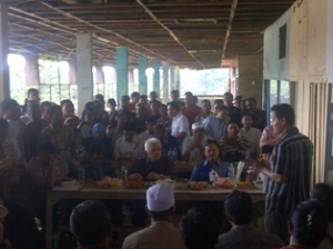 Bogor- Ketua PAN, Hatta Rajasa dan Bima Arya (walikota bogor), saat kunjungan di terminal baranangsiang. Jum&#039;at (15/11)DT