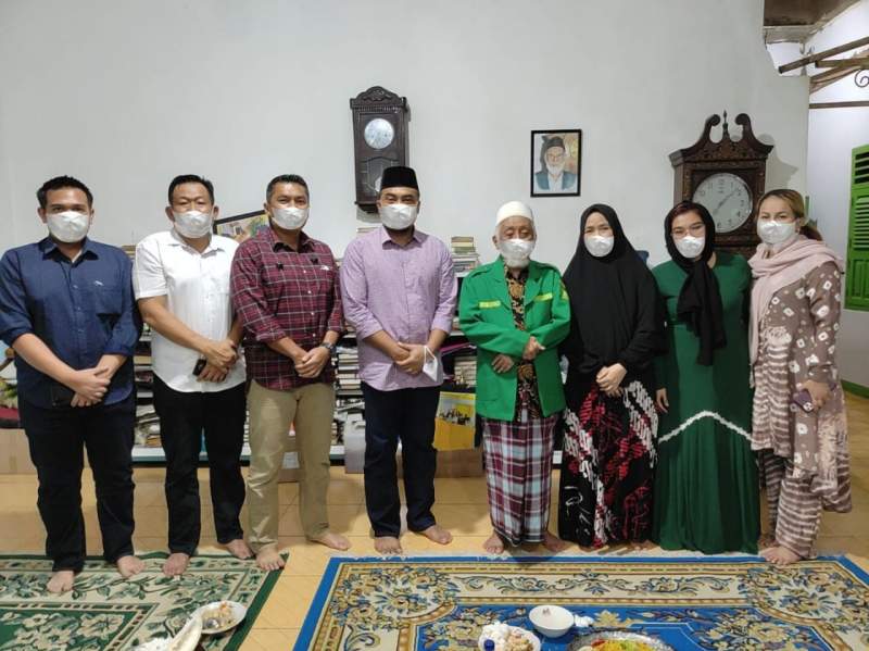 Jalin Silahturahmi, Dirreskrimsus Polda Banten Sowan Sesepuh ke Kediaman KH Abuya Muhtadi