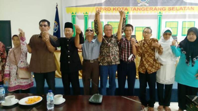 Ketua Komisi ll DPRD Tangsel, Bambang Triadi usai audiensi dengan penyandang disabilitas di ruang paripurna DPRD Tangsel.
