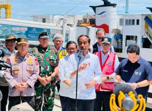 Tinjau Pelabuhan Merak, Presiden Pastikan Kesiapan Arus Mudik 2023