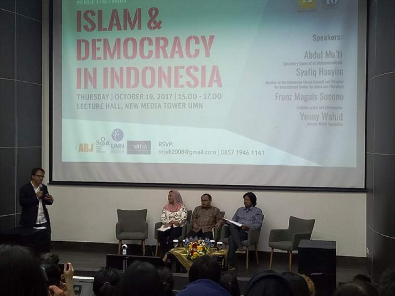Forum diskusi Islam dan Demokrasi di Indonesia di Kampus UMN.
