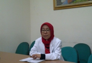 Dr. Mursida Syarifuddin, Sp, PD