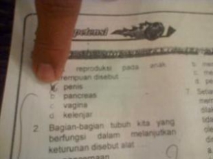 Tigaraksa- LKS yang berisi kata-kata jorok ditemukan beredar di Kabupaten Tangerang,Selasa (26/11)DT