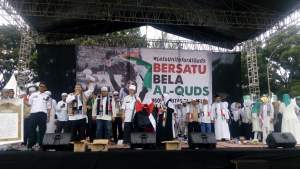 Aksi solidaritas untuk Palestina di Lapangan Cilenggang, Serpong, Kota Tangsel.
