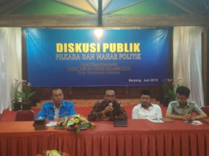 Diskusi publik Pilkada dan Mahar Politik, yang di gelardi restoran Kampoeng Anggrek, Selasa (16/6/2015).