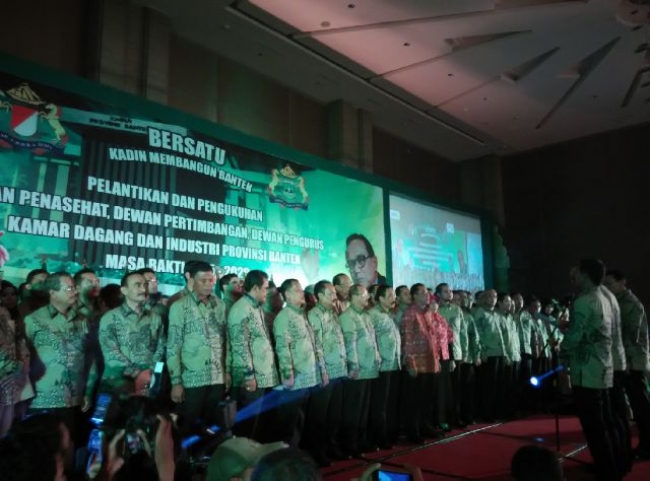  Pelantikan dan Pengukuhan Kadin yang diketuai H.Mulyadi Jayabaya,SE oleh Pengurus Kadin Indonesia