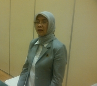  Dra.Lucy Sumarwatih