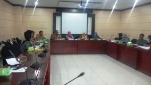 Buruh PT TSD saat hearing dengan DPRD Kota Tangerang.