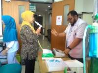 Salah satu peserta seleksi calon kepala OPD saat mengikuti tes kesehatan di RSU Tangsel.