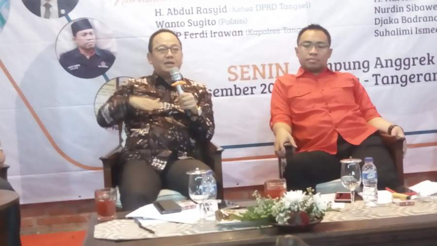 Sekretaris DPD Golkar Tangsel, Haji Ocil dan Ketua DPC PDIP Tangsel, Wanto Sugito.