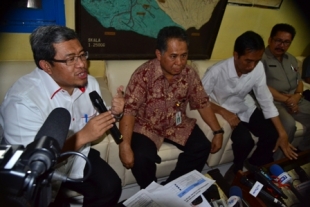 Bogor- Aher dan Jokowi bahas pembangunan waduk buatan tuk atasi banjir Jakarta,Senin (20/1)DTn