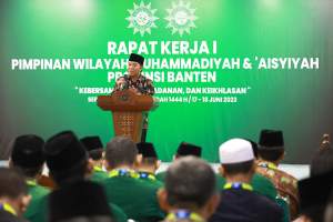 Pj Gubernur Al Muktabar Raih Penghargaan PW Muhammadiyah Provinsi Banten