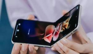 Samsung Targetkan Jual 20 Juta Unit Smartphone Lipat Tahun Depan