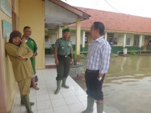 Serang- SDN Lopang Domba,sering mengalami Kebanjiran akan di Tingkatkan bangunan sekolahnya,Selasa (19/11)DT