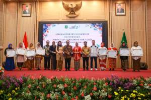 Pj Gubernur Banten Al Muktabar Apresiasi 8 Perempuan Inspiratif