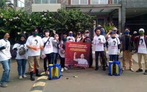 Relawan Suhendar Turun ke Jalan, Kawasan Kucica Bintaro Disemprot Disinfektan