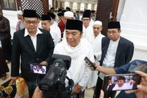 Pj Gubernur Banten Al Muktabar Laksanakan Sholat Idul Adha 1444 H di Masjid Raya Al Bantani