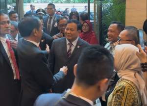 Menhan Prabowo Sambut Kedatangan Presiden Jokowi Kunker di Malaysia