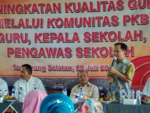 General Affair PT IKPP Tangerang Mill Kholisul memberikan sambutan saat pembukaan kegiatan peningkatan kualitas guru.