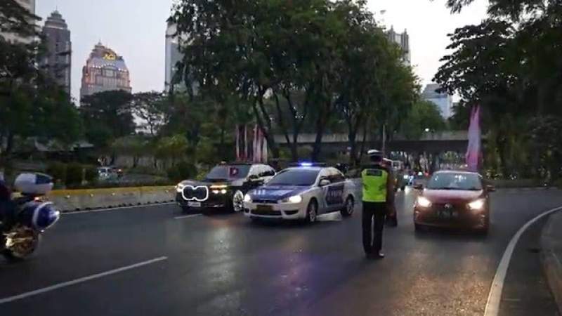 Diteriaki Polisi Goblok saat Mobil Polisi Terobos Iringan Konvoi PM Laos