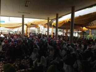Perigi Lama- Sebanyak 223 Anak Yatim Piatu dapat santunan dari Kelurahan Perigi Lama,Kamis (21/11)DT
