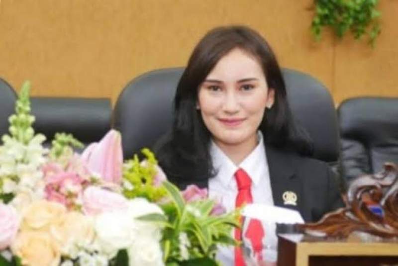 Ketua Fraksi PDIP Kota Tangsel, Putri Ayu Anisya