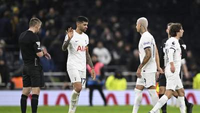 Tertinggal Semakin Jauh, Tottenham Hotspurs Turun Klasemen Liga Inggris