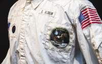 Fantastis! Astronaut Buzz Aldrin Lelang Jaket yang Pernah Dipakai di Bulan Senilai Rp40 M